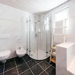 Wallis Raggal